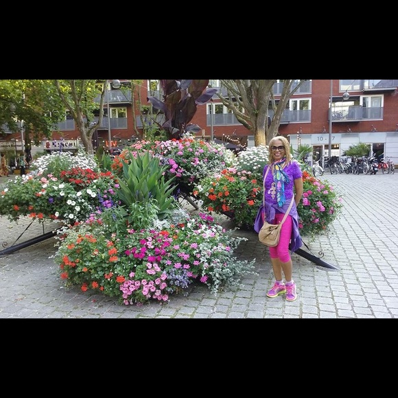 Meet your Posher, Patricia - Happy Poshing 🤩 - Picture 6 of 8